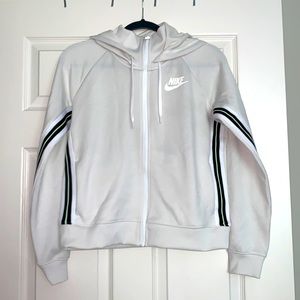 Nike zip up jacket with hood